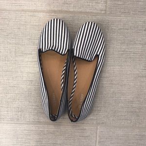 Old Navy flat